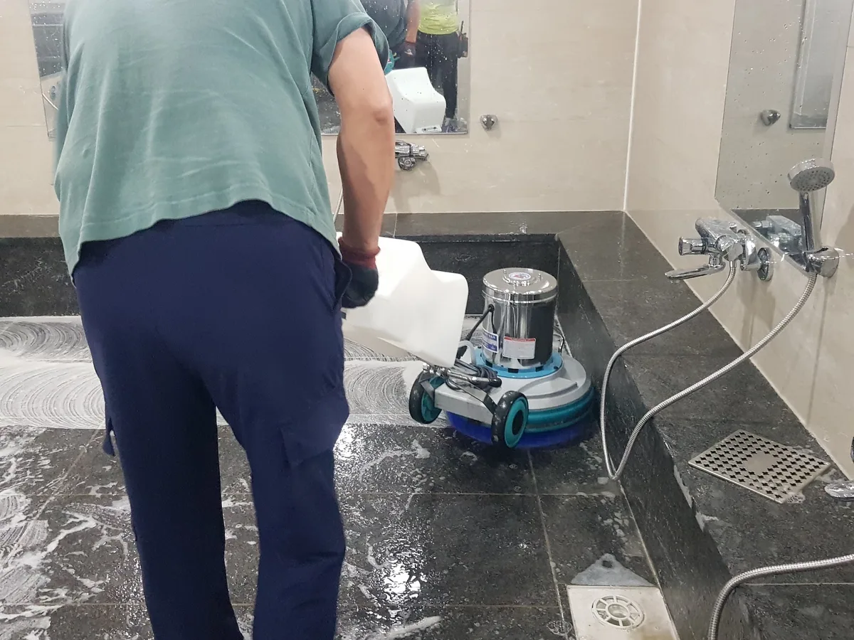 중구 부사동 찜질방 수전·샤워기 건식 사우나 위생청소 사례 - 행진크린